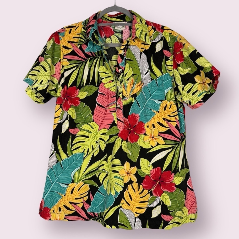 Go Barefoot Black and Red Hawaiian Print Shirt Medium